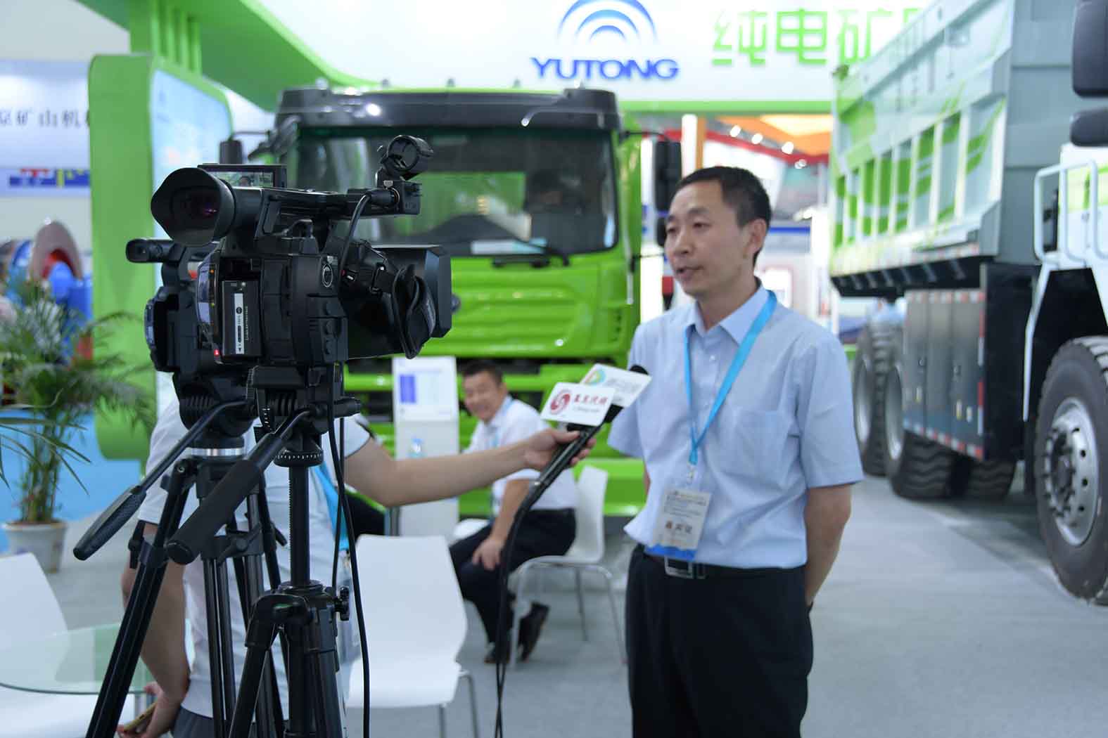 引領(lǐng)未來▲宇通純電動礦用車閃耀2019CIME展會